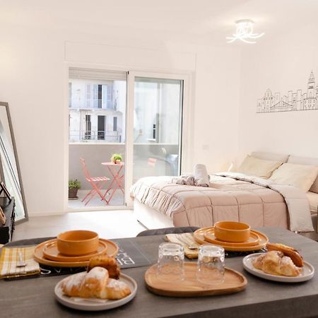 Apulialux Garruba Cozy Apt & Parking Bari Eksteriør billede